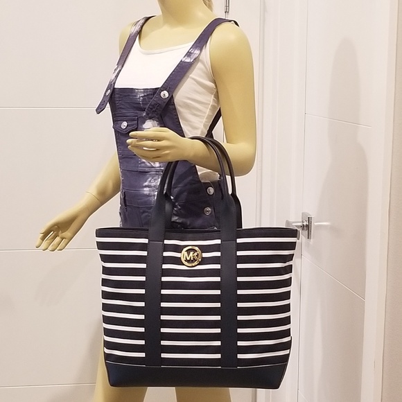 Michael Kors Tote - Picture 8 of 8